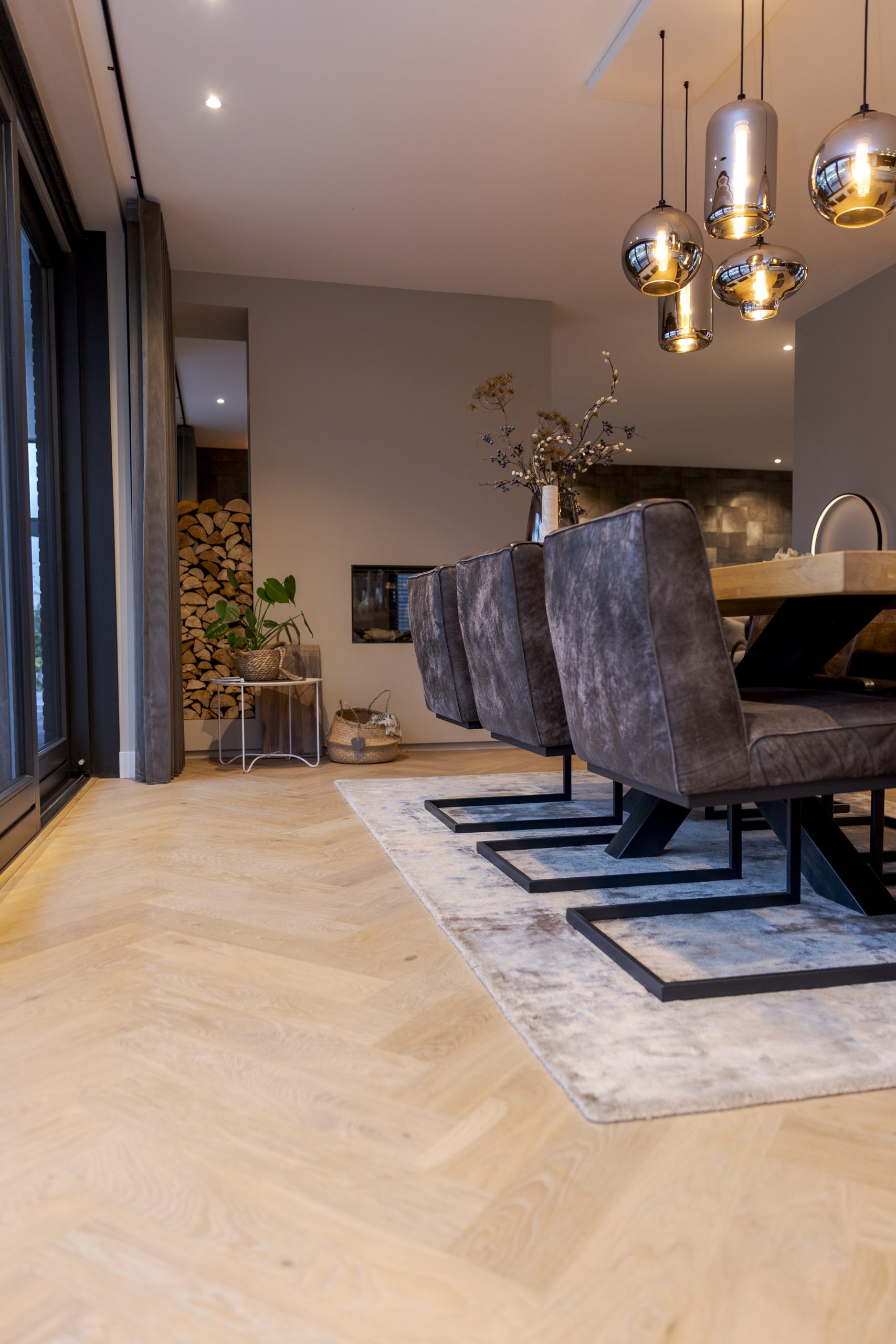 Visgraat vloer woonkamer